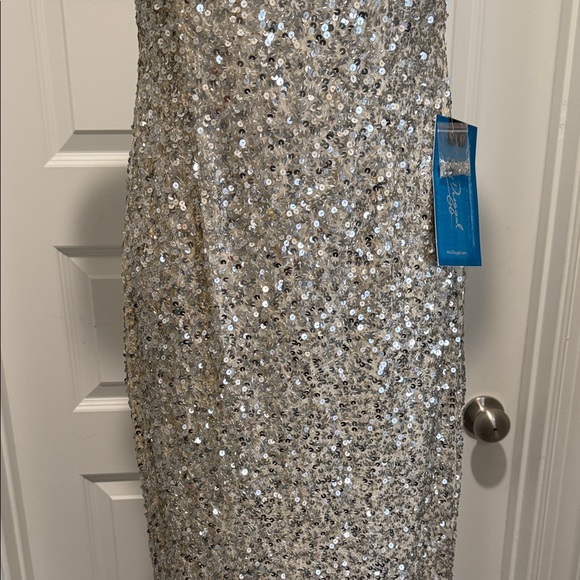 NWT Mac Duggal Elegant Gold Silver Sequin Dress Size 0 Holiday Party New Years - Picture 6 of 16